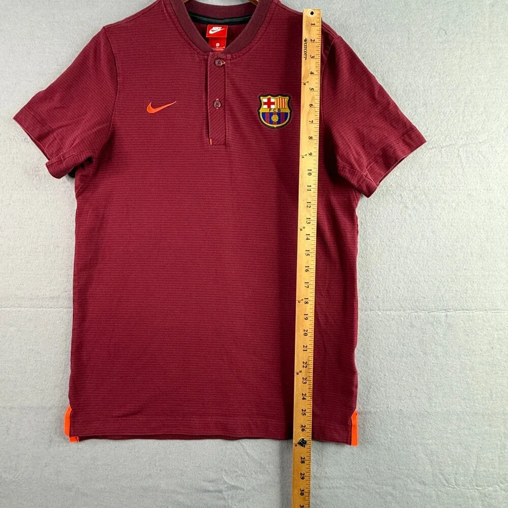 FC Barcelona Nike Polo Shirt Men’s Medium * Red Short Sleeve Henley Soccer